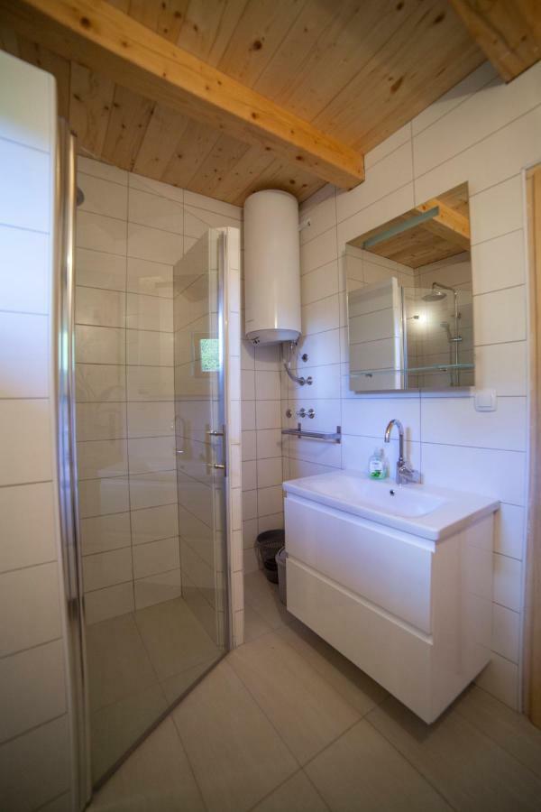 Holiday Homes Eko Klanac Rakovica Kültér fotó